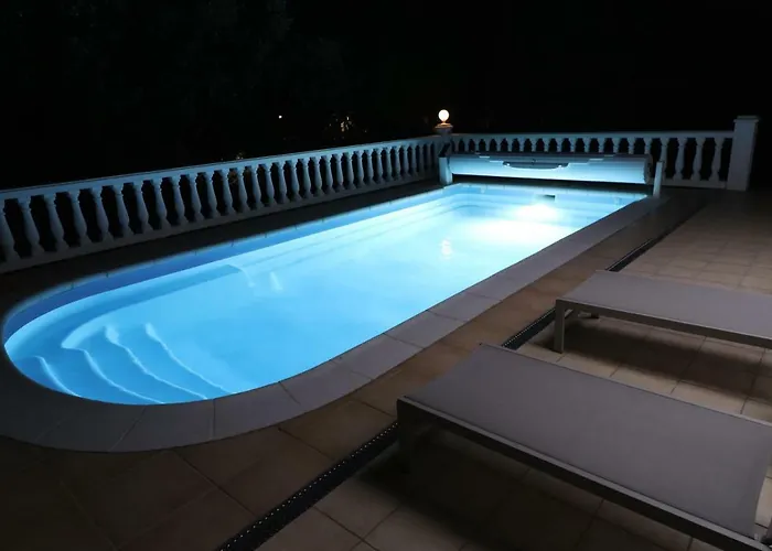 La Cezenole - Climatisee 5 Etoiles - Piscine Chauffee - Label Famille - Gorges De La Ceze Villa
